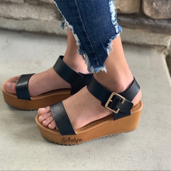Fabutiq Shoes - Black Platform strappy sandal